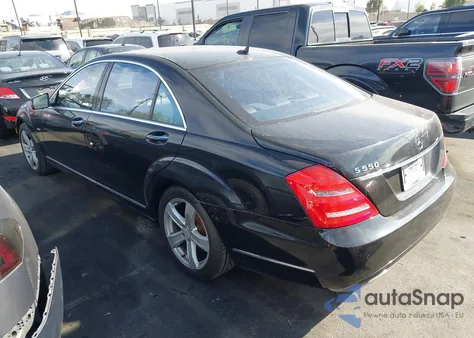 2012 Mercedes-Benz S 550 z USA, uszkodzony, nr VIN WDDNG7DB6CA431128